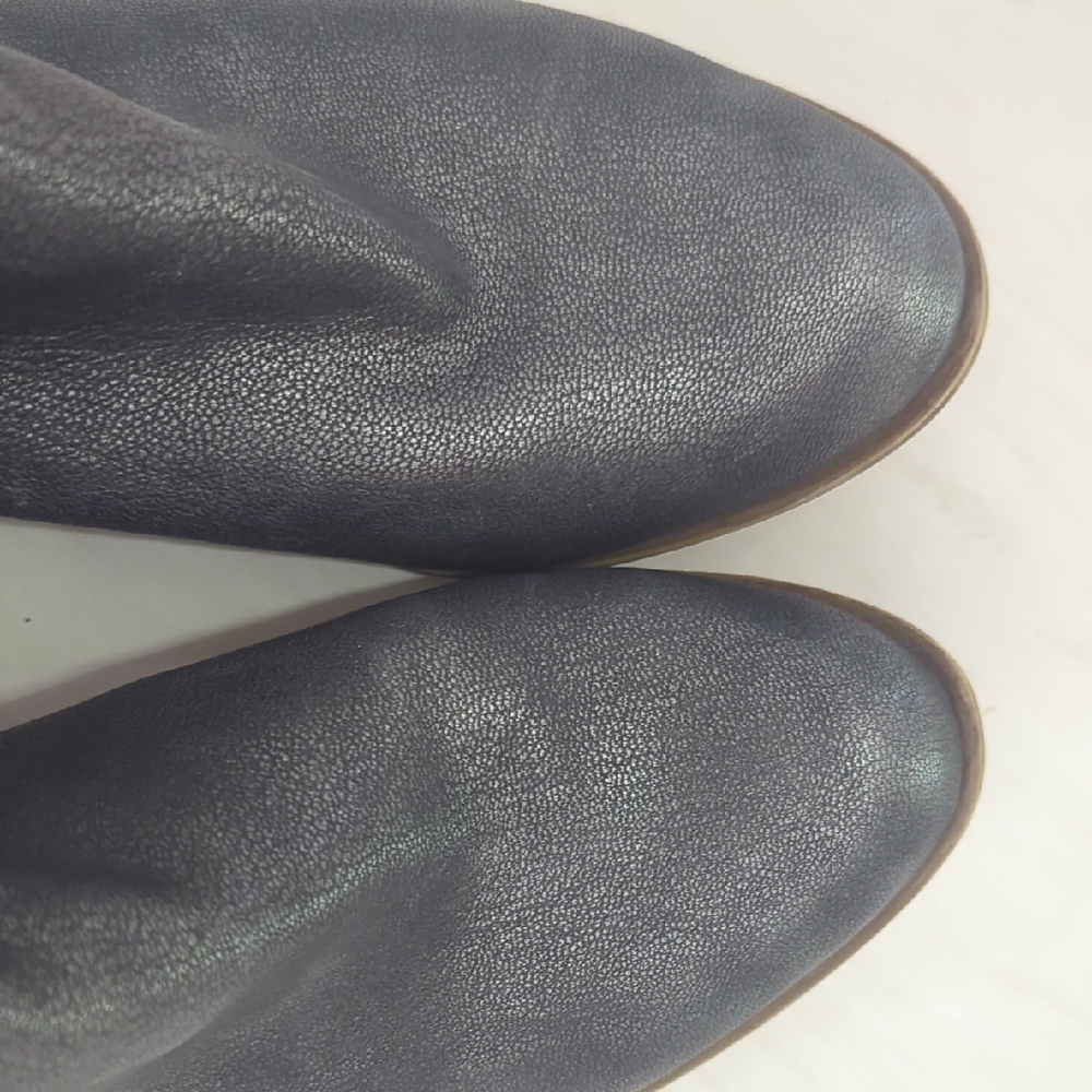 Lucky 🍀 Brand - Gunmetal Silver Booties - Picture 4 of 10